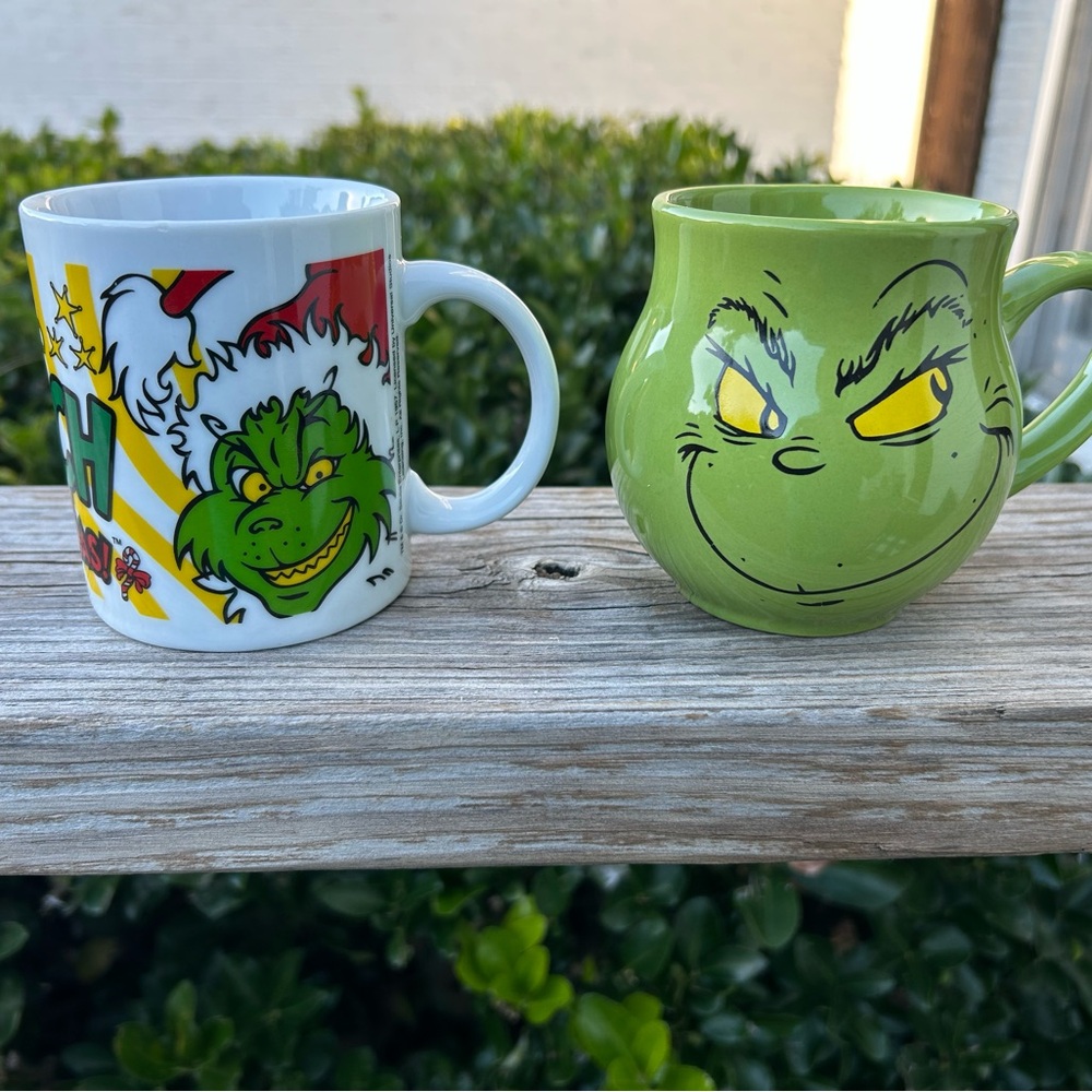 Set of 2 The Grinch Christmas mugs